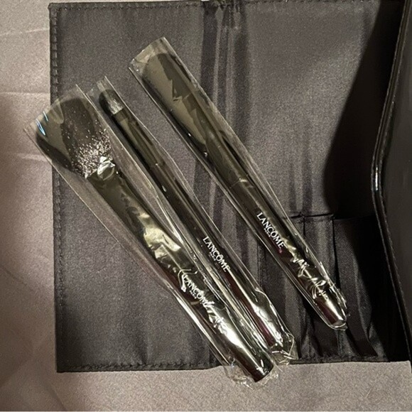 Lancome Set of 3 Makeup Brushes NEW IN BAG - Picture 4 of 7